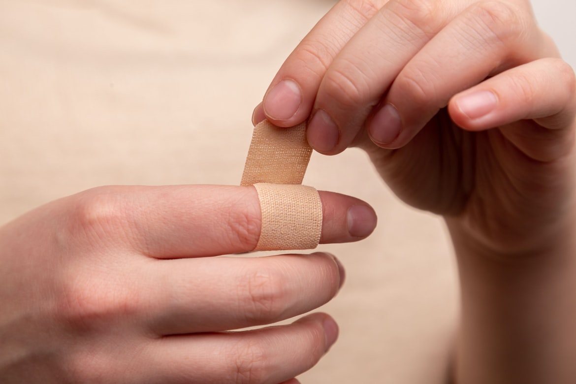 Cutting Utensil Injury... (it's like a paper cut haha) | Flickr